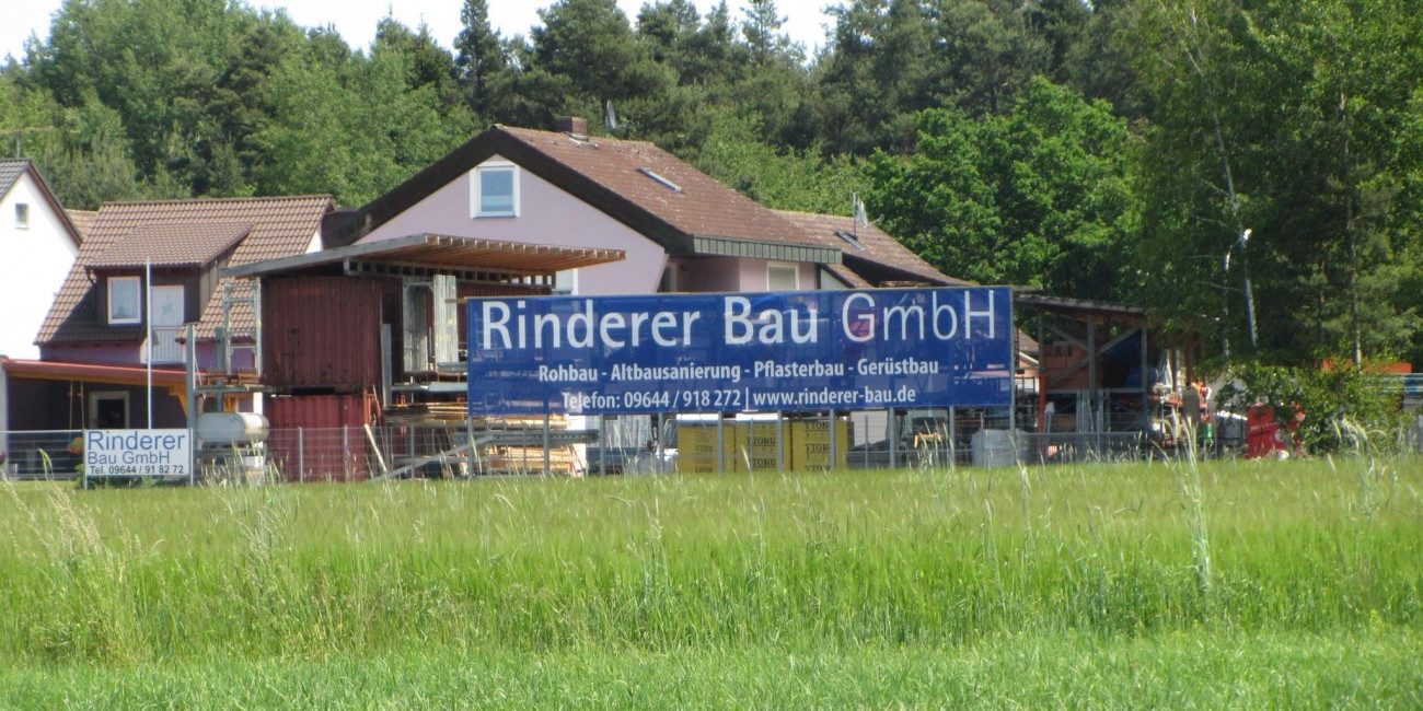Banner am Lagerplatz Banner am Lagerplatz
