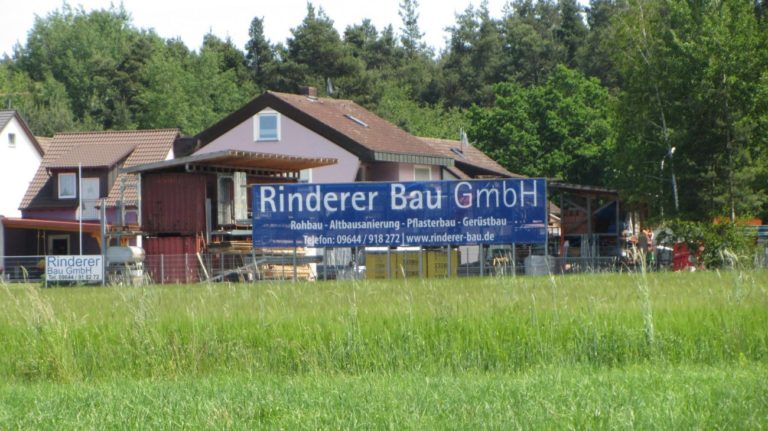 Banner am Lagerplatz