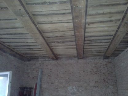 Sanierung einer alten Holzbalkendecke