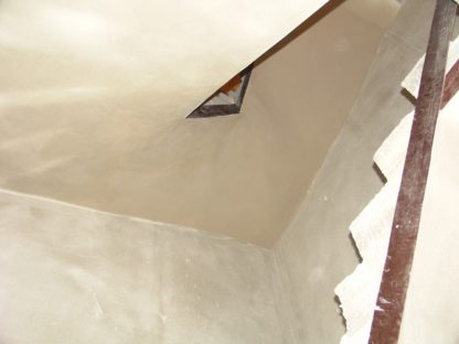 verputzte Unteransicht einer Stahlbetontreppe in Grafenwöhr