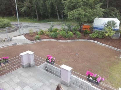 Neugestaltung Gartenanlage - Rasenfläche und Beeteinfassung