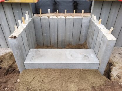 Anlage Treppenaufgang Terrasse mit Pallisaden und Blockstufen