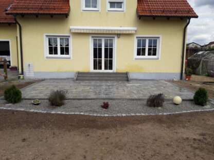 Neugestaltung Terrasse mit Treppenabgang